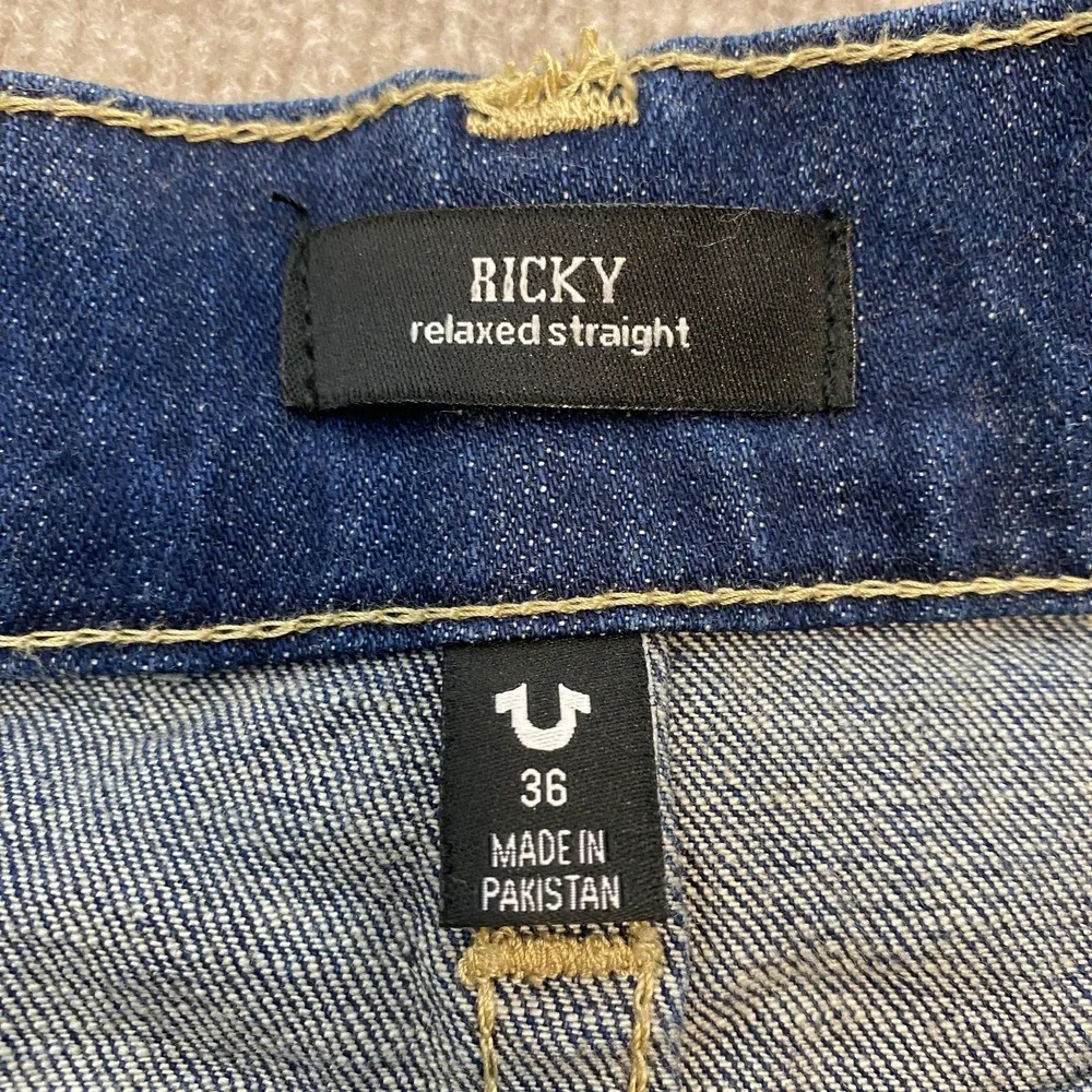 True Religion Ricky Relaxed Straight Jeans Mens‎ 36x34 Med Wash Distressed Denim